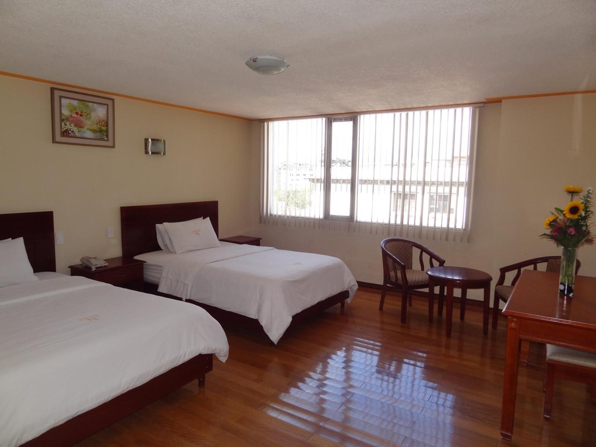 Hotel Lottus Quito Extérieur photo