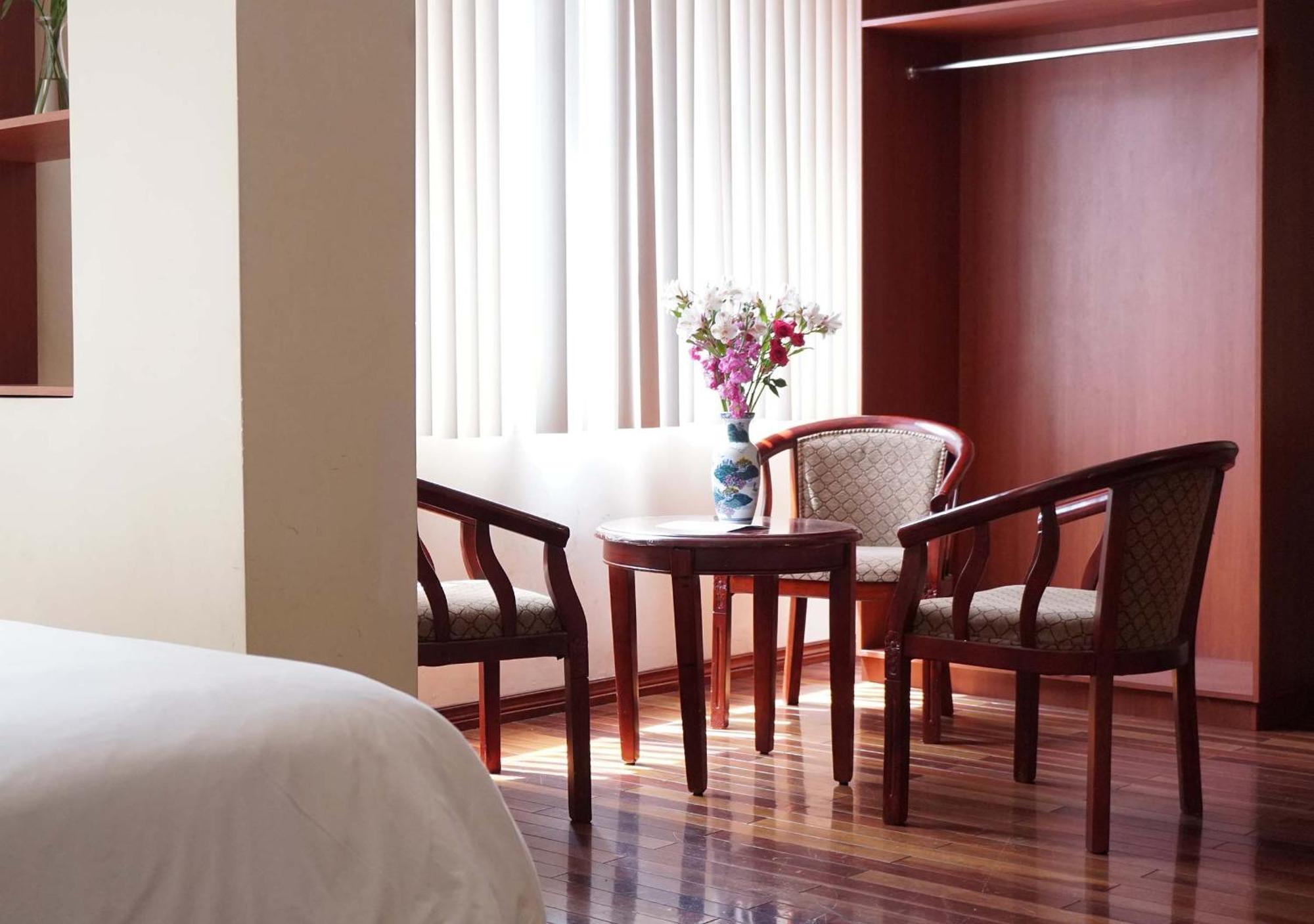 Hotel Lottus Quito Extérieur photo
