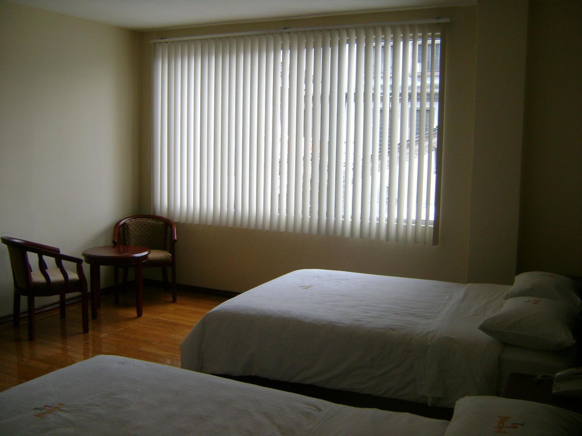 Hotel Lottus Quito Extérieur photo