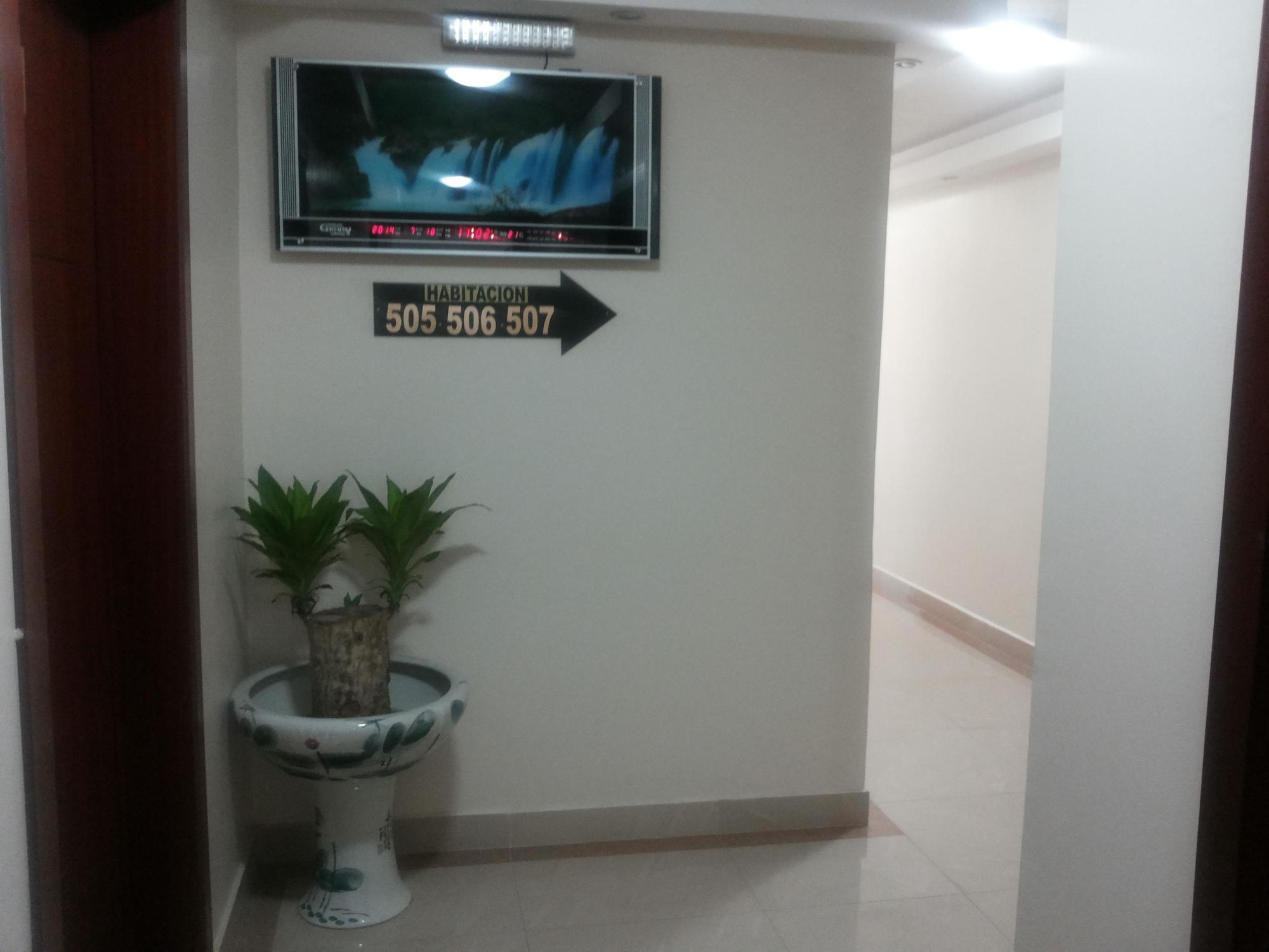 Hotel Lottus Quito Extérieur photo
